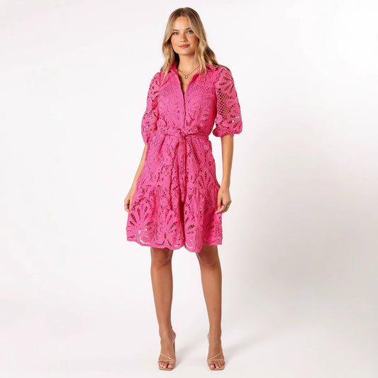 Robe en Dentelle Coupe émancipée & élégance 3D